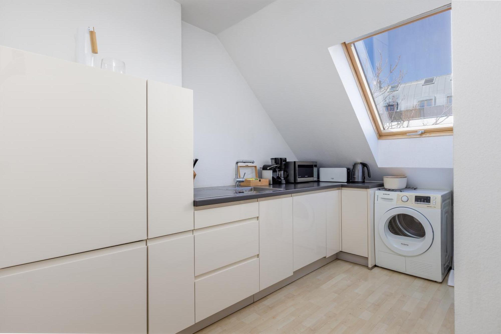 Home By Doni I Serviced Apartments I Ruhig I Zentral Nahe Rmcc, Staatsheater & Landtag ヴィースバーデン エクステリア 写真